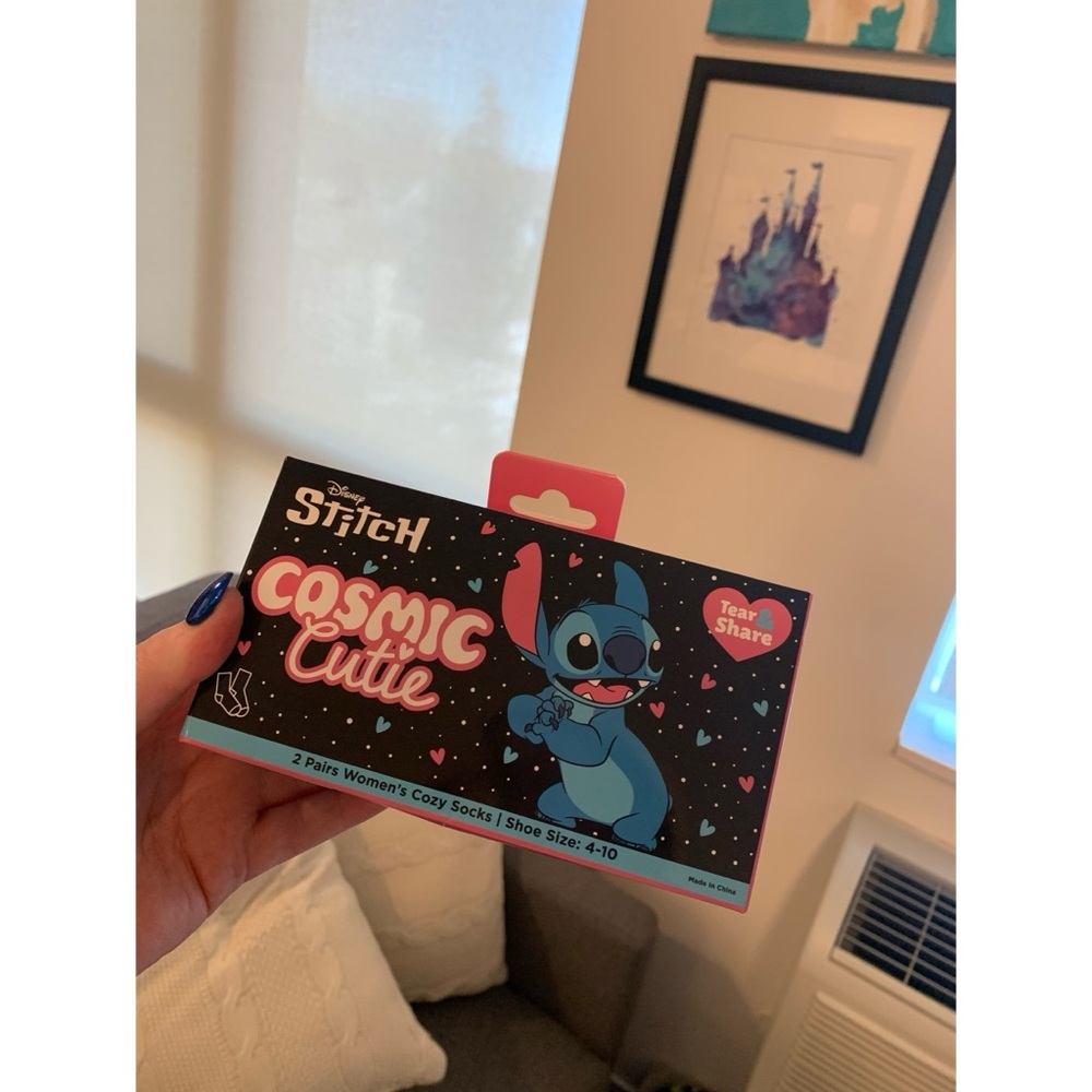 Women's Disney Lilo & Stitch Valentine's Day 2pk Cozy Crew Socks - Picture 5 of 5